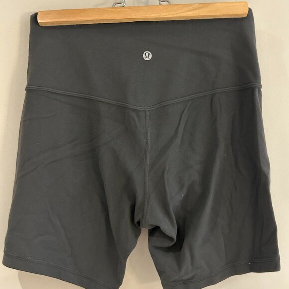 Lululemon Align High-Rise Shorts 6" - Picture 2 of 4
